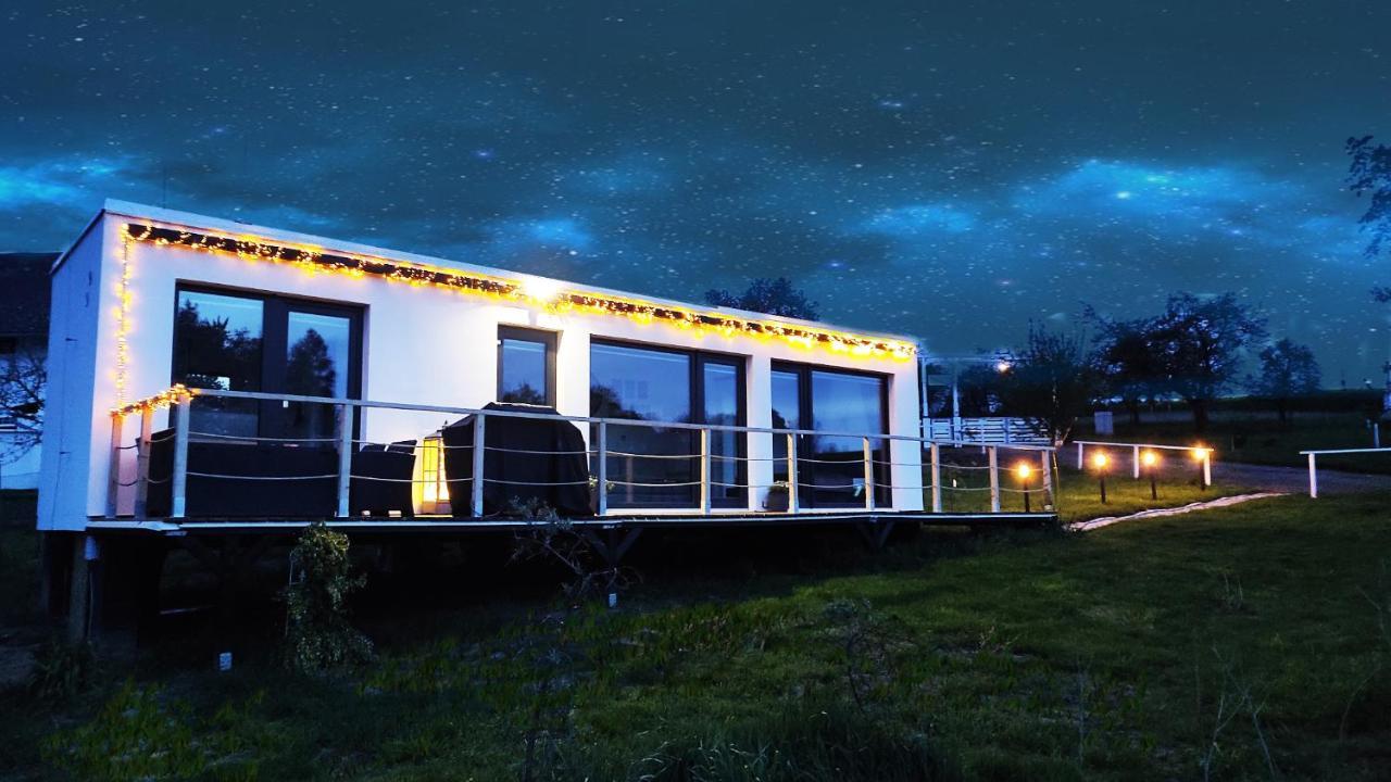 Ranch 66 - Moderni Tiny House Black Swallow Ve Stylu Route 66 Se Saunou A Bazenem Trsice ภายนอก รูปภาพ